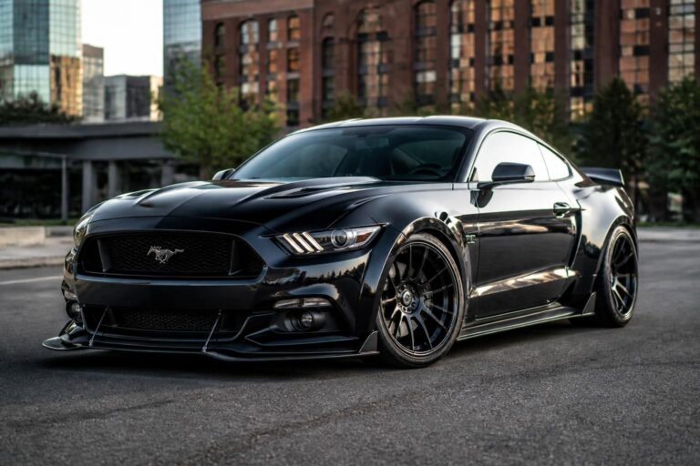 entdecken sie die besten tipps und trends für ford mustang tuning: individuelle umbauten, hochwertige felgen und leistungsstarke auspuffanlagen für ein einzigartiges fahrerlebnis.